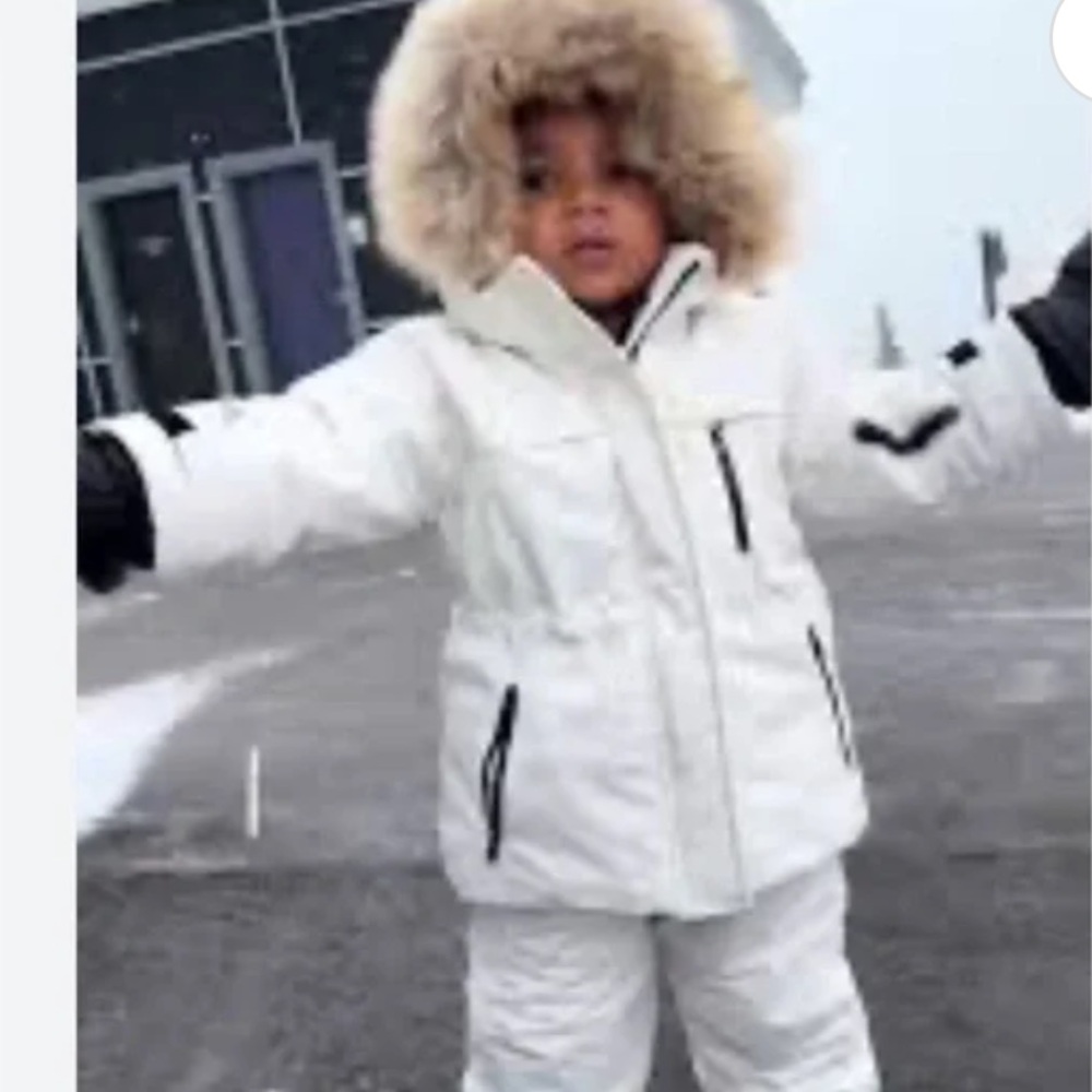 NWT. Zara Kids White Hooded Ski Jacket. Size 3. - Picture 5 of 13